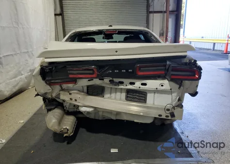 2021 Dodge Challenger Sxt z USA, uszkodzony, nr VIN 2C3CDZAG2MH542692